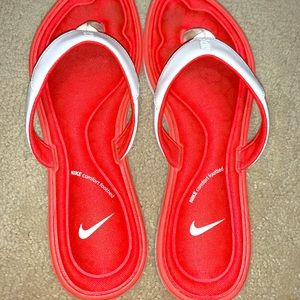 Nike flip flops!!